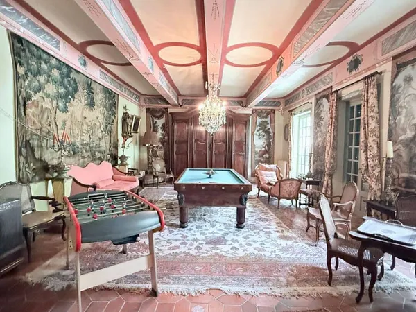 Maison 14 pièces 568 m²