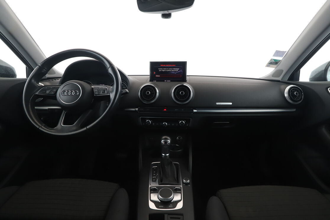 Audi A3 Sportback 35 TDI Sport S Tronic 7 — photo 11