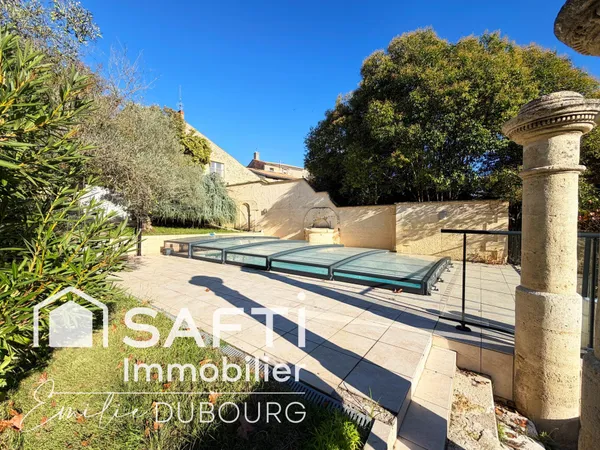 VAYRES - Maison de caractère en pierre avec piscine chauffée et beaux volumes !