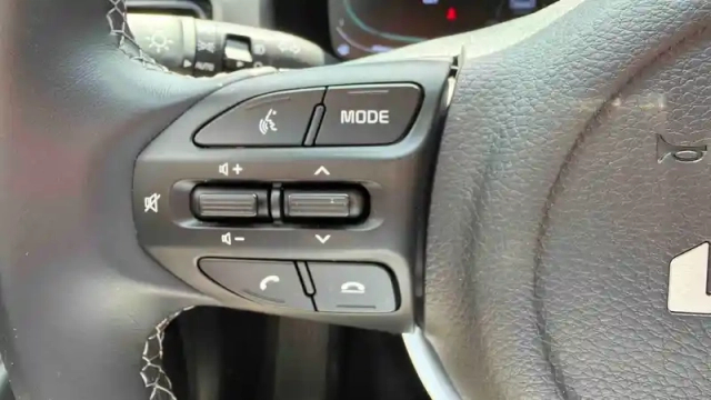Kia Stonic 1.0 t-gdi 100 ch bvm6 — photo 22