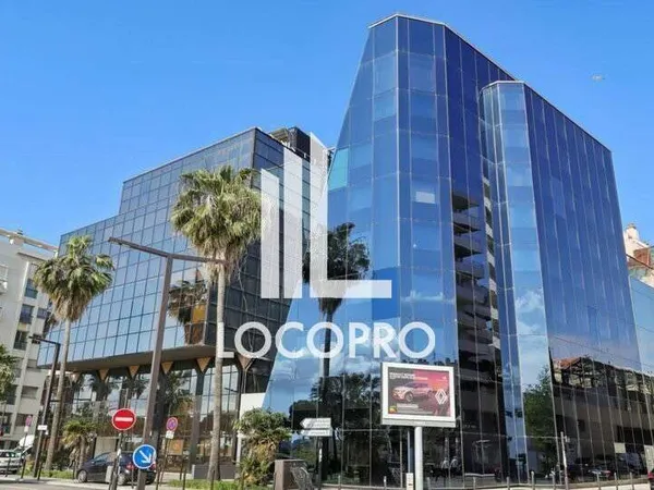 A louer bureaux de 266m² en R+2 à Nice