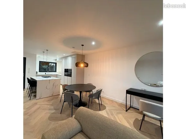 Maison de ville neuve 4 chambres climatisee