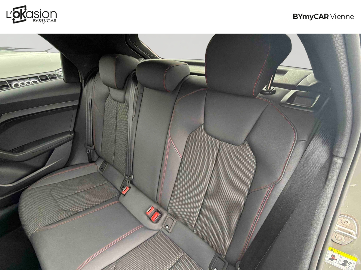 Audi A1 Sportback 35 TFSI 150 ch S tronic 7 — photo 12