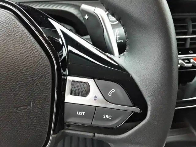 Peugeot 208 hybrid 110 e-dcs6 — photo 47