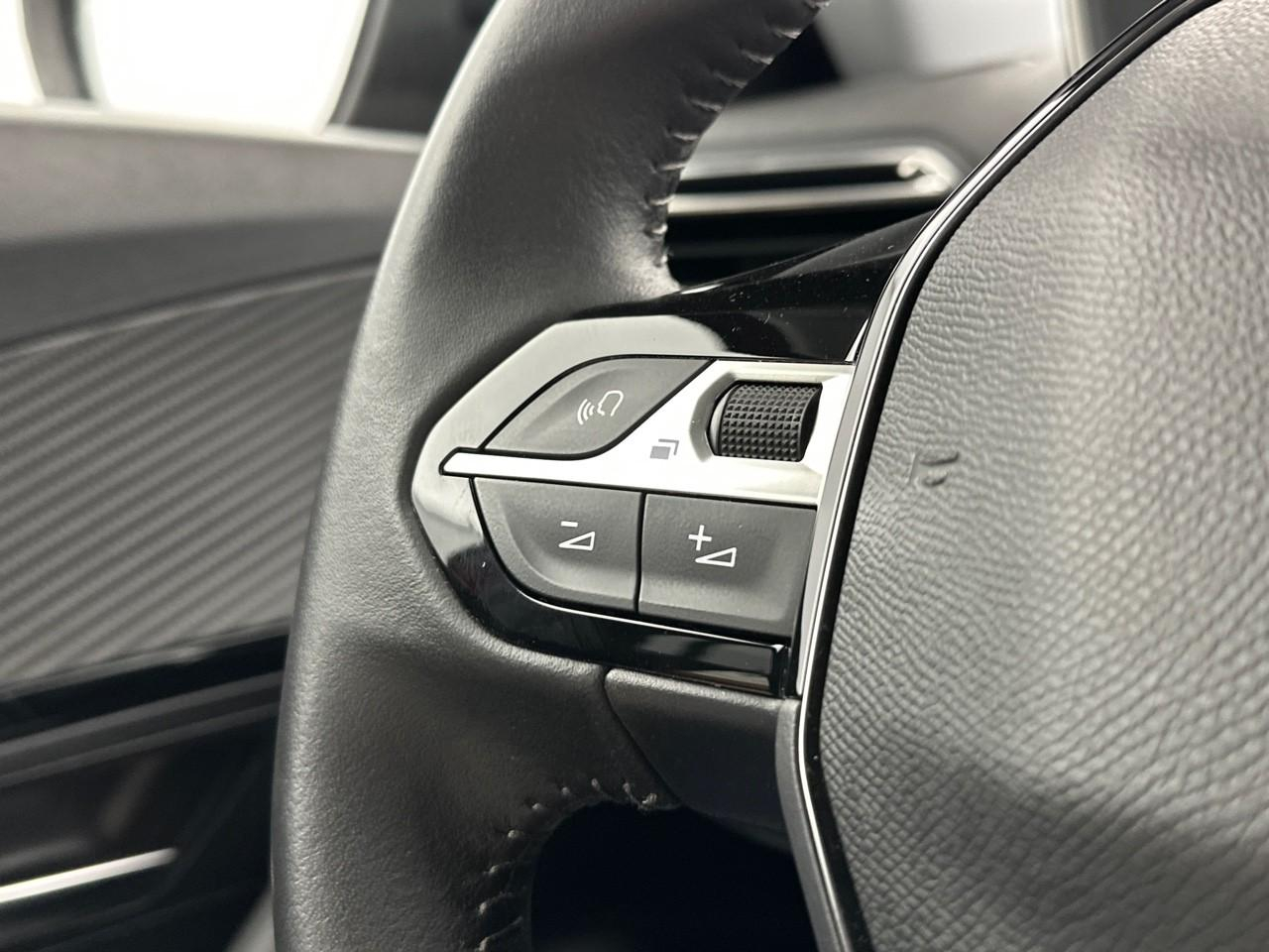 Peugeot 2008 puretech 130 s&s bvm6 allure pack — photo 17