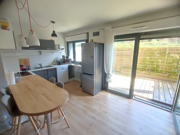 Appartement en résidence, en rez de chaussée, deux chambres