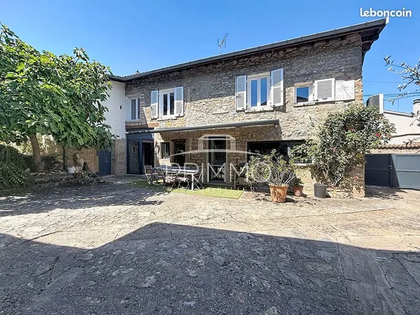 Propriété 9 pièces 276 m²