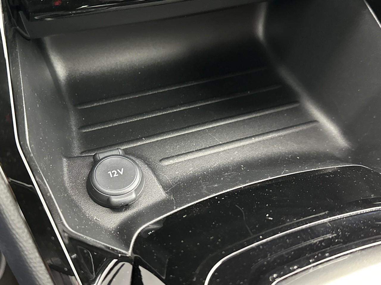 Peugeot 208 hybrid 145 e-dcs6 gt — photo 31