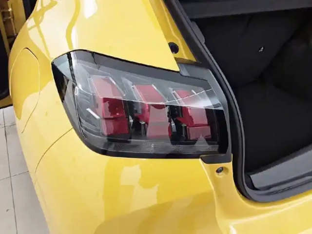 Peugeot 208 puretech 75 s&amp;s bvm5 — photo 42