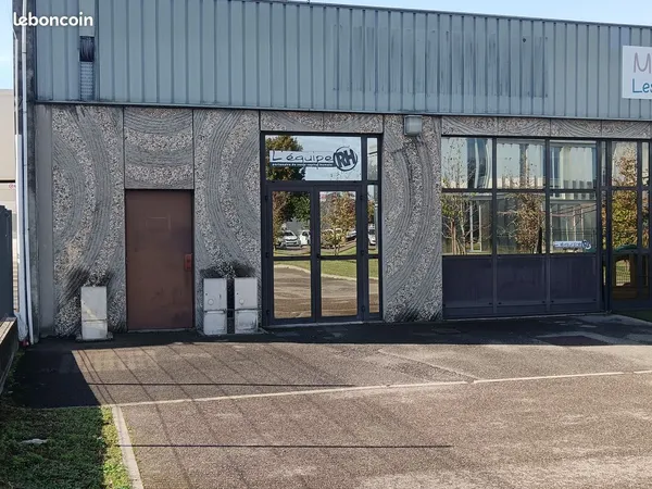 Surface de 135 m² de bureaux en rez de chaussée