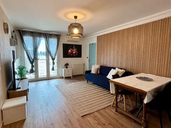 Chambre meublée en colocation étudiante - Résidence Les Bastides, Antibes