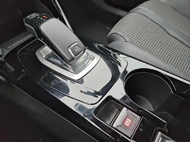 Peugeot 2008 puretech 130 s&amp;s eat8 — photo 14