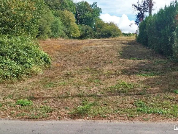 Terrain constructible St Sulpice de Pommeray