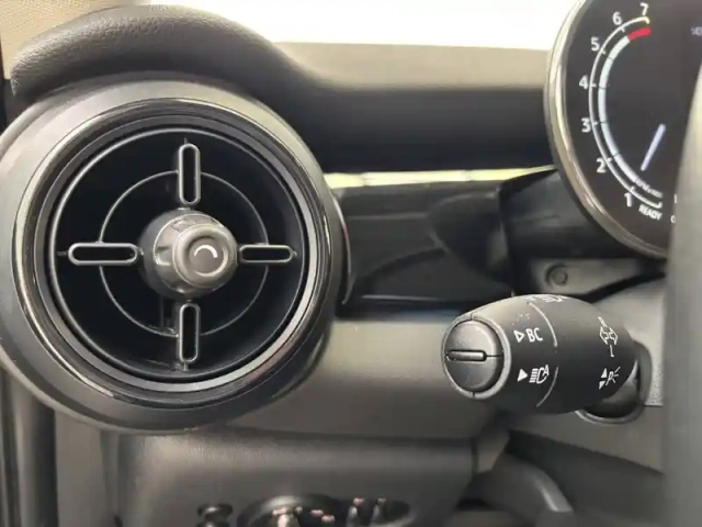 Mini Mini hatch 3 portes cooper 136 ch dkg7 — photo 41