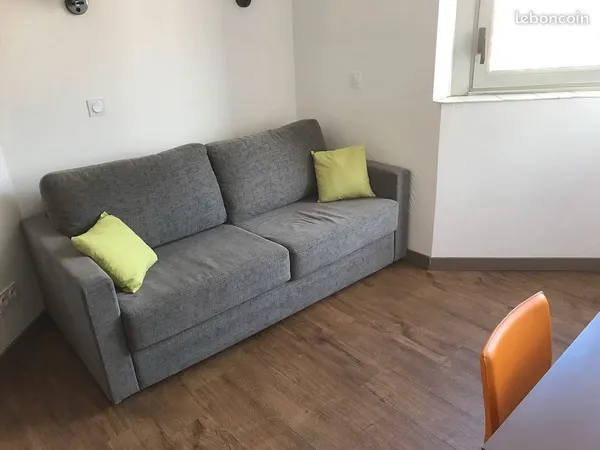 Petit 2 pièces disponible 1er dec 26 / 30 avril 27
