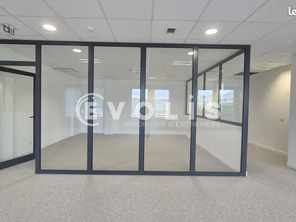 Bureaux 332 m²