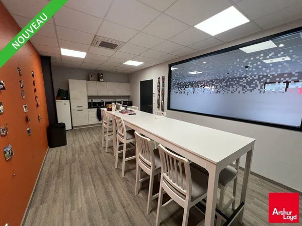 Bureau 345 m²