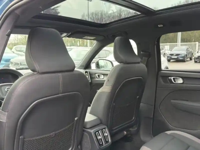 Volvo Xc40 recharge 231 ch 1edt — photo 12