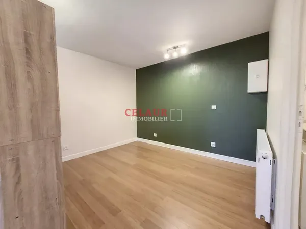 Joli studio meublé