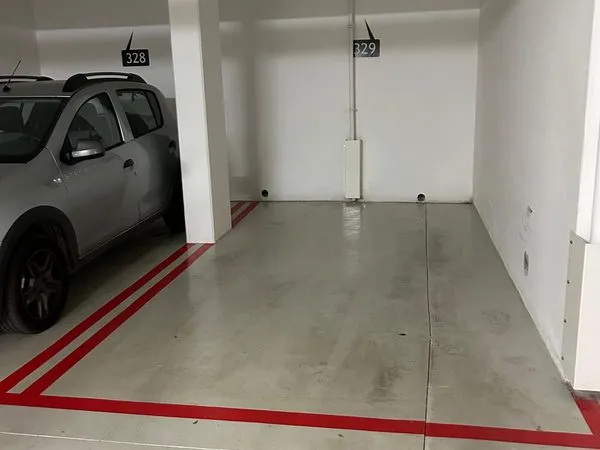 Parking sécurisé - Saussure / Batignolles PARIS 17