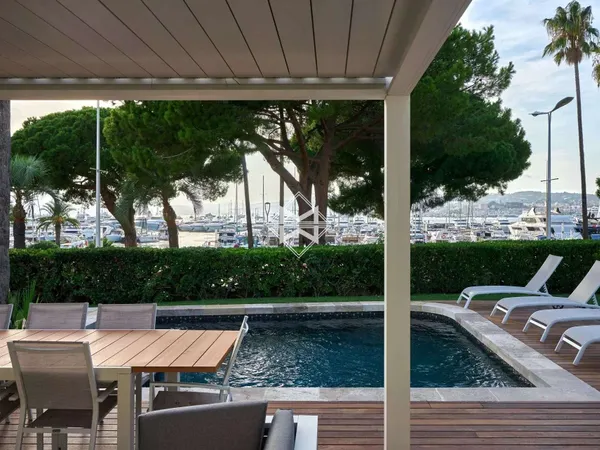 Villa 7 pièces 380 m²