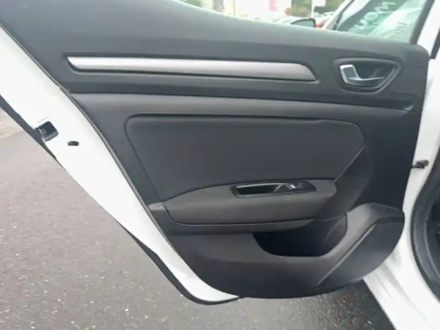 Renault Megane mégane iv berline blue dci 115 - 21b — photo 21