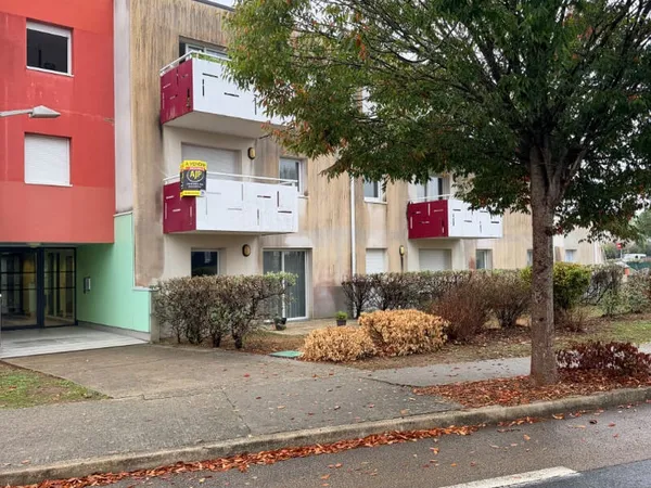 APPARTEMENT 2CH GARAGE ET TERRASSE CHABOSSIERE