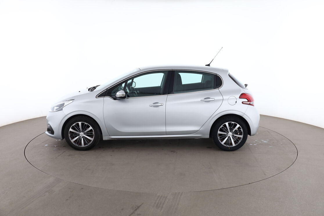 Peugeot 208 1.2 PureTech Allure — photo 2