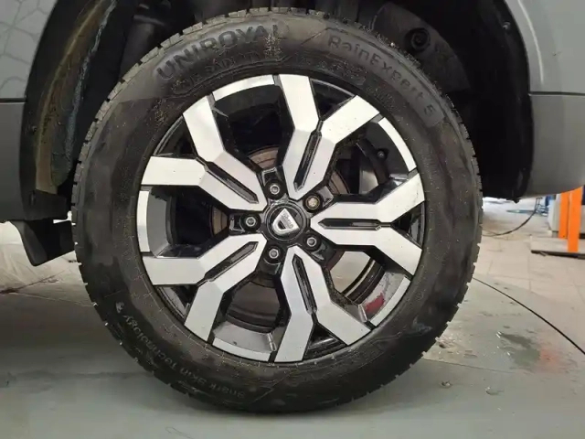 Dacia Duster blue dci 115 4x2 — photo 18