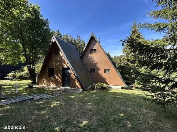 Chalet dans la forêt avec magnifique vue