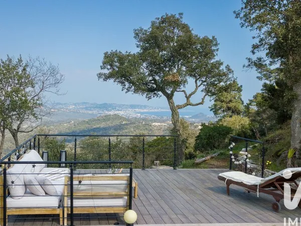 Villa 8 pièces 250 m²