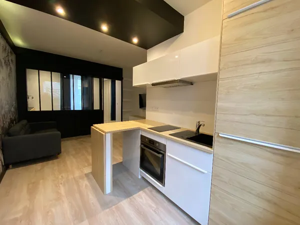 Nantes Hauts Pavés : Appartement T2 meublé entièrement rénové