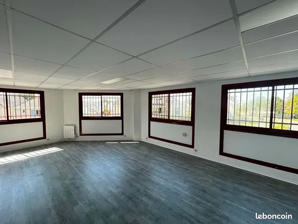 Bureaux 72 m² LISSES
