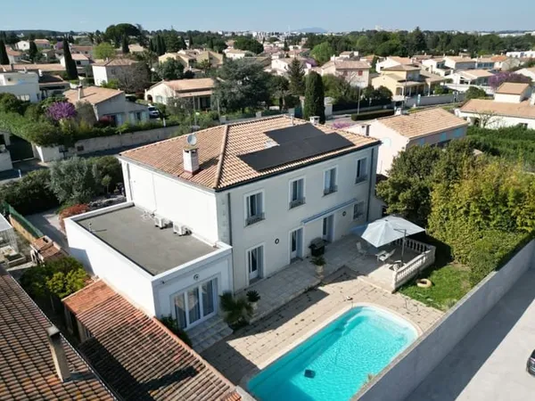 Juvignac, maison de maître d'environ 270 m2 habitables