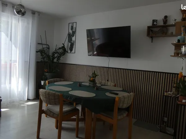 Appartement lumineux, 3 pieces, balcon, garage, cave, 56.5 m