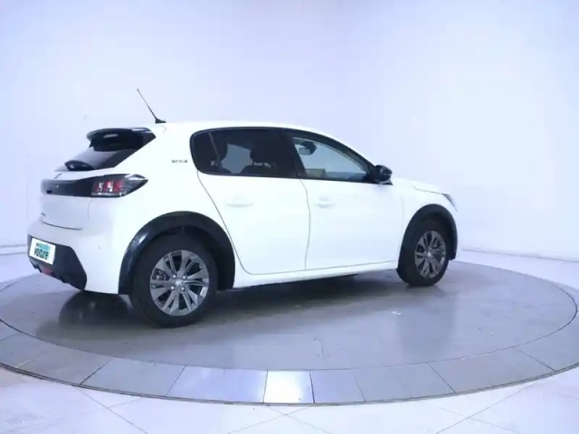 Peugeot 208 electrique 50 kwh 136ch — photo 5