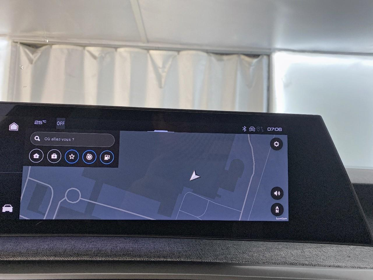 Peugeot 5008 hybrid 145 ch e-dcs6 allure — photo 14