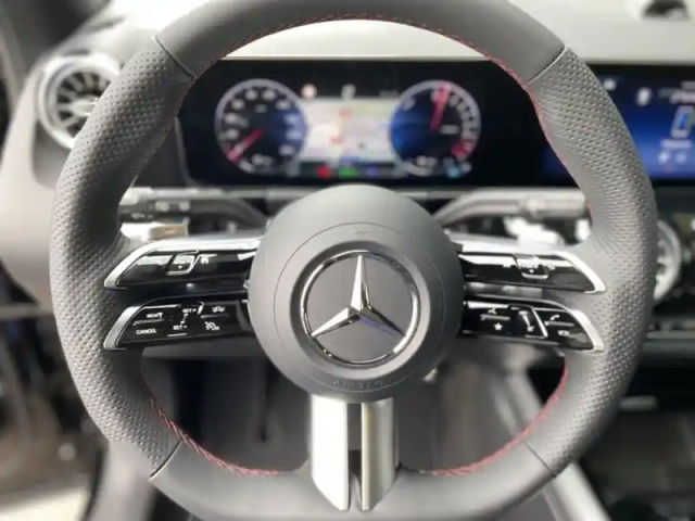 Mercedes Gla 250 e hybrid eq edition 140 — photo 20