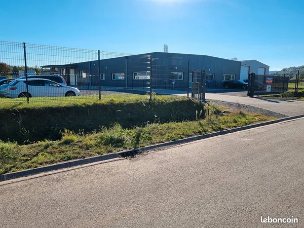 Entrepôt 775 m² SAINT LEONARD