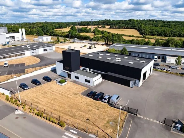 Local d'activité 820 m²