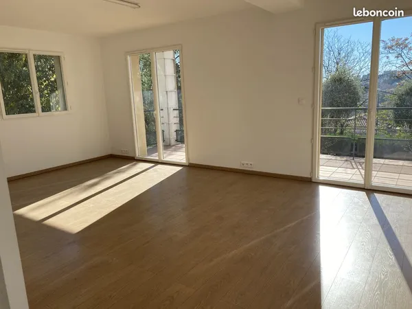 Bureaux 82 m² Grasse