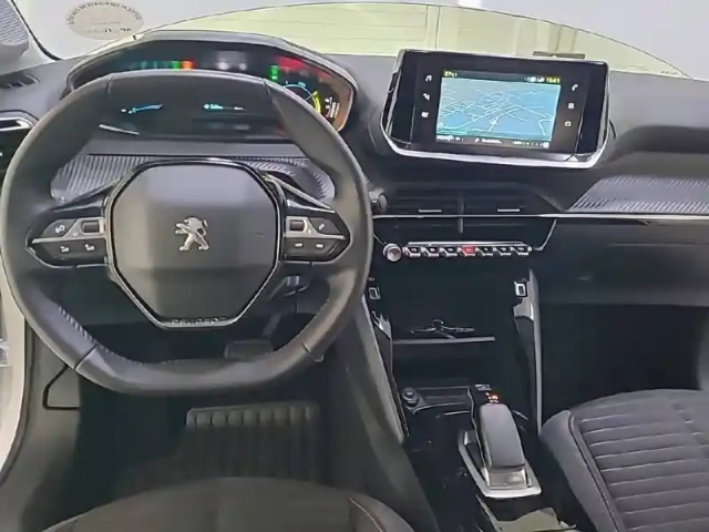 Peugeot 208 electrique 50 kwh 136ch — photo 8