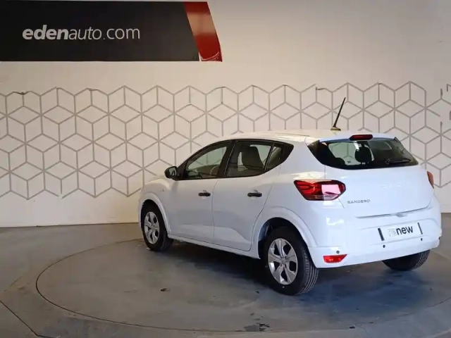 Dacia Sandero sce 65 — photo 40