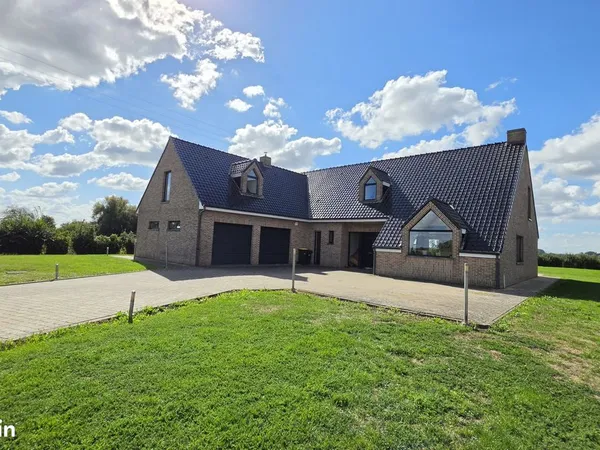 Propriété 7 pièces 260 m²
