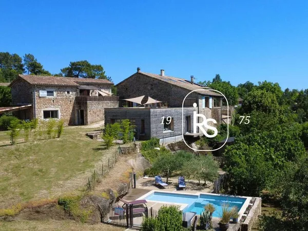 Ferme 12 pièces 253 m²