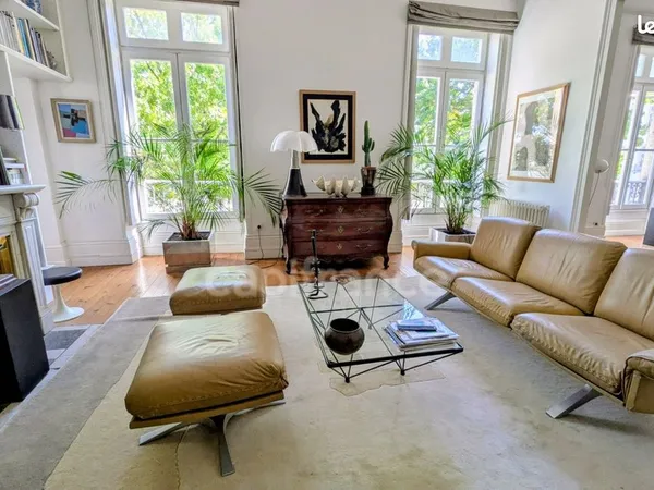 Appartement 7 pièces 201 m²