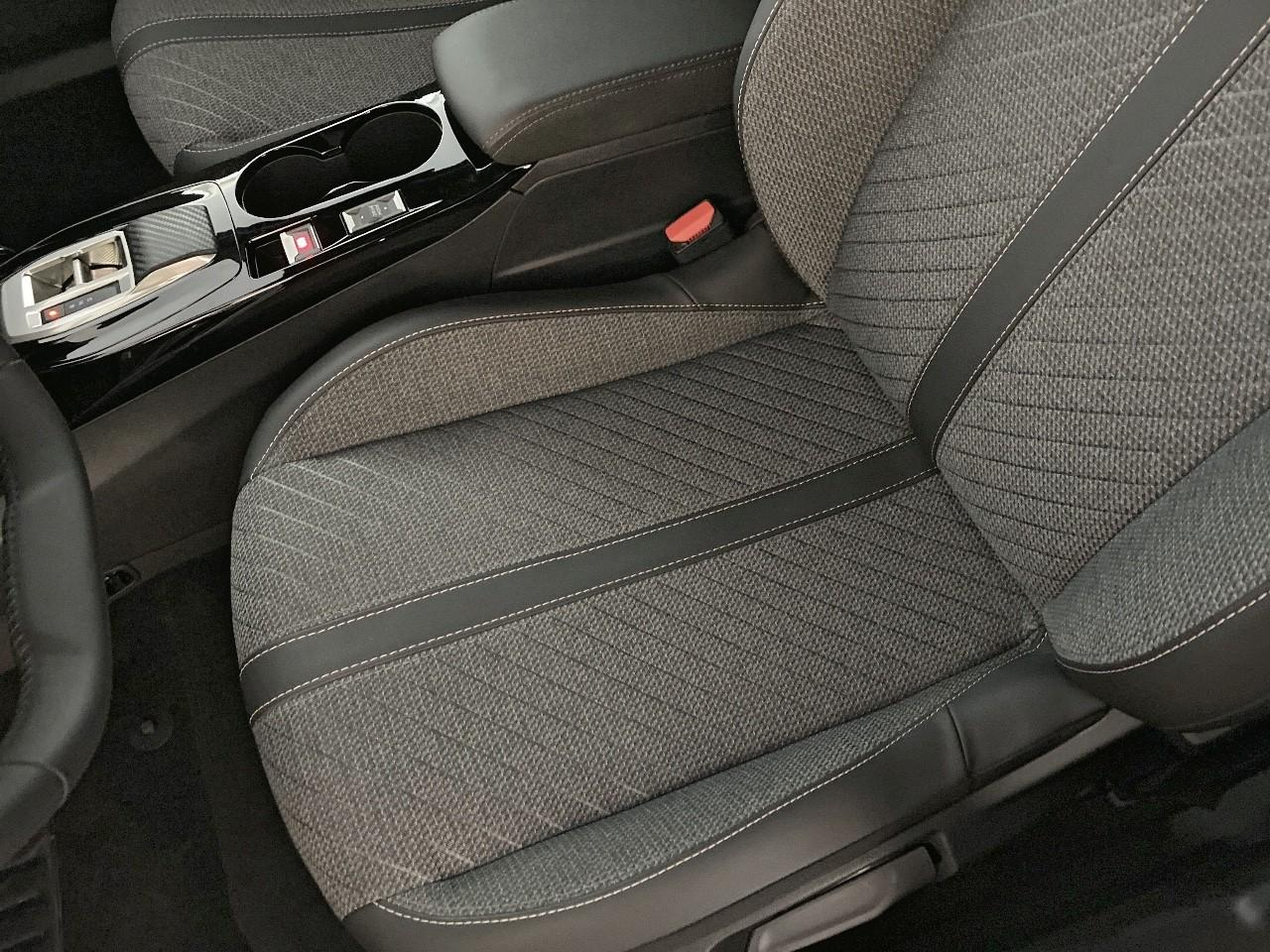 Peugeot 2008 hybrid 145 ch e-dcs6 allure — photo 9