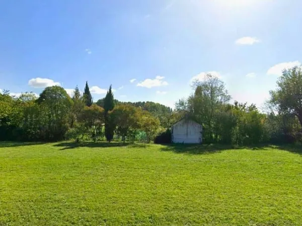 Terrain 1200 m²