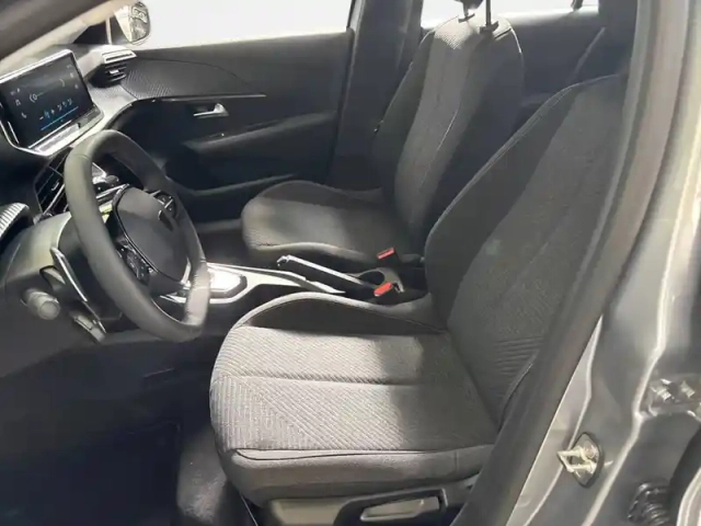Peugeot 208 hybrid 110 e-dcs6 — photo 11