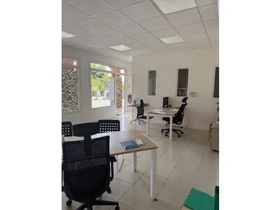 A LOUER, le Diamant bureau en rdc aménagé de 46m2